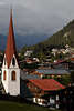 Seefeld in Tirol Alpenstadt Dcher Kirchturm Foto vom Pfarrhgel
