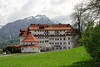600868_ Stillachhaus Klinik in Oberstdorf Foto vor Berg Allguer Alpen, Hospital, Klinikum vor Berggipfel