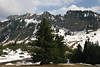 Riedbergpass Naturfoto Allgu Berge Felsen mit Schnee ber Bume