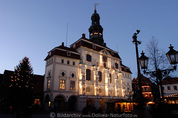 Lneburg Rathaus Am Markt in Advent-Weihnachtszeitlichter bei Abenddmmerung