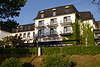 702156_ Malente Hotel Dieksee an Seepromenade & Seeufer mit Seeblick in Holsteinische Schweiz Reisebild