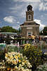 909053_ Husum Denkmler Fotos Marienkirche Bild im Dnemark Stil thronend ber Husumer Markt Blumenstnde