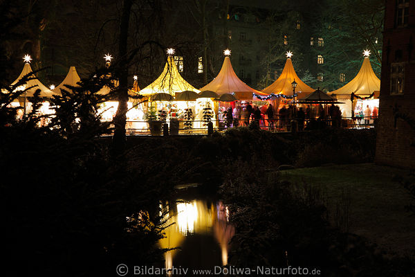 Advent Weihnachtsmarkt Zelte mit Sternendekor Lichterfoto am Schloss in Hamburg-Bergedorf
