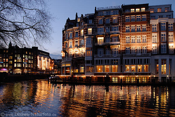 Amsterdam Hotel de L`Europe Foto Unterkunfthaus Lichter Spiegelung im Amstelkanal