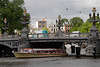 51126_ Jan Steen Boot auf Grachtentour in Amsterdam Foto unter Blauwbrug Brcke ber Amstel Fahrt
