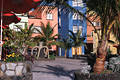 Tazacorte Urlaub unter Palmen Hotel Ferienidylle Foto Insel La Palma bunte Stadthuser