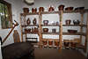 911888_Heidjer-Tpfe, Flaschen, Tonware zum Aufbewahren von Speisen in Wilseder Heidemuseum Foto