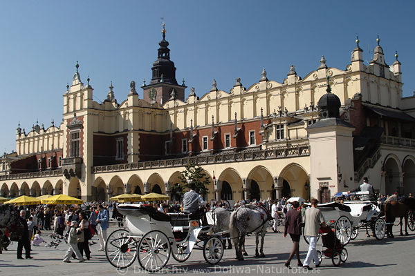 Sukiennice Tuchhallen Marktarkaden in Krakau Altstadt Mittelpunkt auf Rynek Glwny