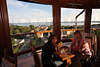 Ltzener Frauen am Caf-Tisch Wasserturm Fenster Panorama-Blick auf Lwentinsee