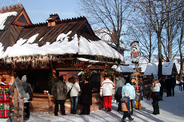 Gubalwka Grillhtten Kneipen Touristen Winterfoto Winterurlaub im Schnee Sonnenschein