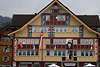 600766_ Hotel Uppenzell Cafe Conditorei in Appenzell Stadtbild aus Schweiz, Appenzeller bunte Huser Ansichten