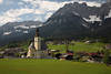 Going Kirche Grnwiesen Landschaft Foto vor Bergpanorama Wilder-Kaiser Alpengipfel