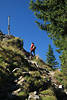 Alpspitze Steilsteig Wanderin in Naturfoto unter Gipfelkreuz Allguer Alpen