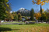 Oberstdorf Kurpark Herbstfarben unter Allguer Berg Alpenlandschaft
