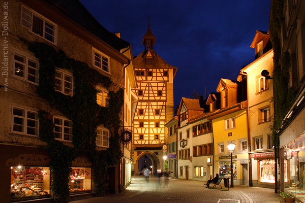 Schnetztor historische Gasse Konstanz Mittelalter Romantik Nachtlichter