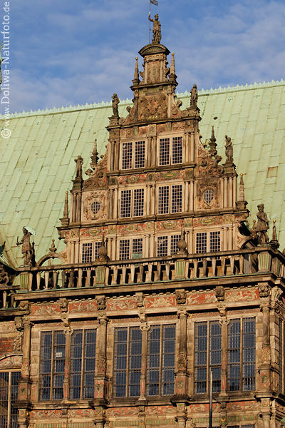 Bremen Rathausfassade Wimperge Figuren Ziergiebel Wandportal Ornamente