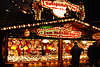 Zum Nuknacker Weihnachtsmarkt Nuspezialitten Adventstand bunte Lichter in Bremen