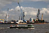 1400252_Schiff in Hamburg Elbwasser Landschaft Bild vor Hafen Krnen SdWest Terminal