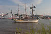 600312_Segelschiff Mare Frisium auf Elbe mit Feuerschiff Fontnen Hamburg Hafen