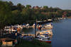 1400099_Marina Jachthafen Lauenburg Boote in Wasserkanal Elbe-Zufluss grne Hochufer Foto