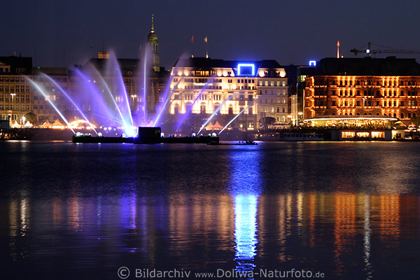 Alstersee Wasserlichtspiele vor Hamburger City