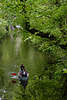 Kanuwanderer Frhling Foto Frauen rudern paddeln im Alsterkanal Hamburg grner Ausflug