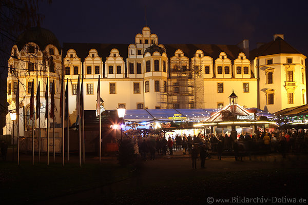 Celle Schloss-Nachtskyline über Weihnachtsmarkt Besucherzelte