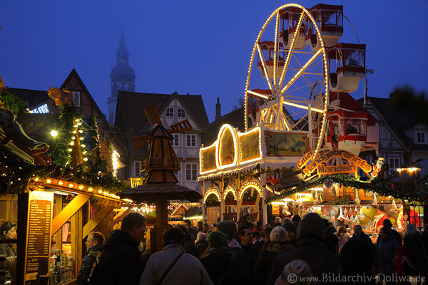 Weihnachtsmarkt-Celle Riesenrad Nachtlichter Advent in Altstadt Buden Besucher