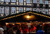 Schlemmerhtte Weihnachtsbummel in Celler historischer Altstadt Adventsmarkt Menschen Bild