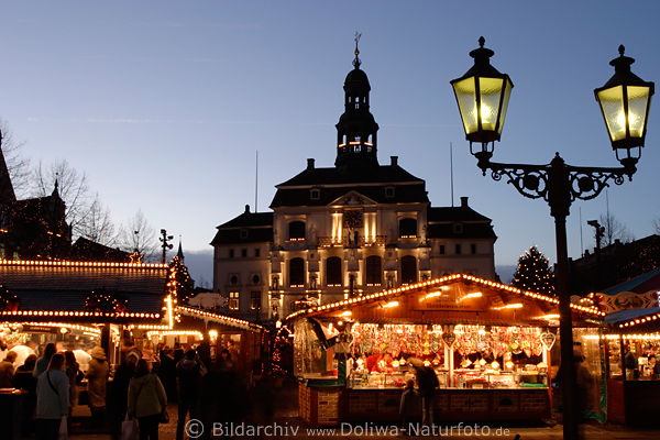 Lneburg Rathaus Weihnachtsmarkt Adventzeit romantische Altstadt