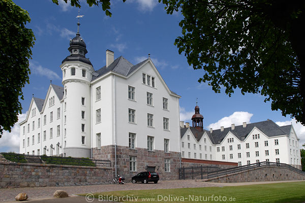 Pln weisses Schloss Palast Holsteinische Schweiz