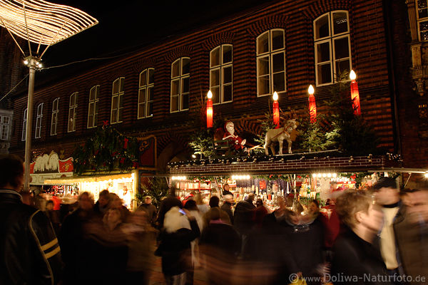 Lbecker Weihnachtsmarkt Adventzeit in Altstadt am Rathausplatz Nikolaus Schlitten