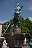 Husum Foto Tine-Brunnen von Adolf Brtt in Bild auf Marktplatz