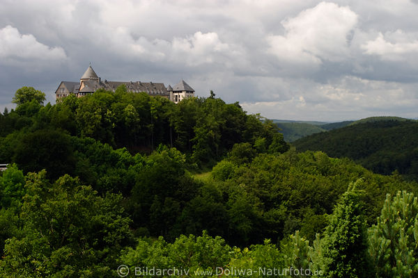 Schloss Waldeck in Landschaft Wolken von Waldecker Land Alte Burg