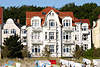 42094_Usedom Hotel Villa Dora in Seebad Bansin Bderarchitektur direkt am Ostseeufer voll Strandkrbe