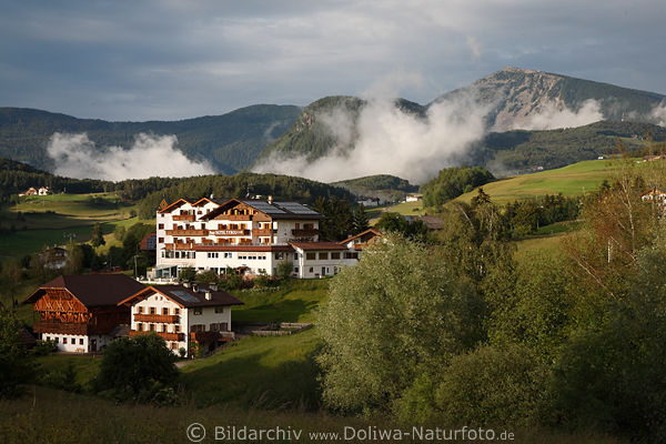 Parc Hotel Tyrol *** in Kastelruth Nebelschwaden Stimmungsfoto