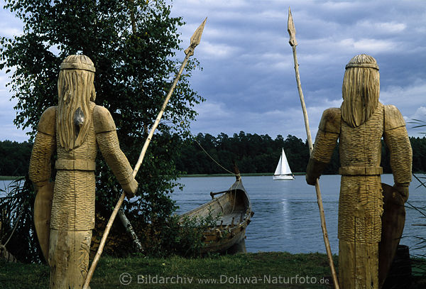 Galinder Slawenkrieger Skulpturen am Beldahnsee in Masuren