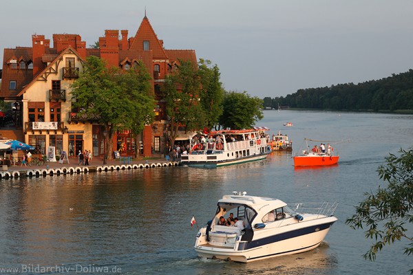 Nikolaiken See Promenade Schiff Boote in Wasserlandschaft Masurens 1302342 Foto Urlaubsidyll Reisebilder