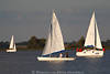 1103238_Segelboote Bild auf Lwentin See in Abendsonne Masurens Niegocin  Wasserlandschaft Foto