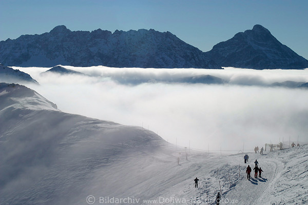 Winterlandschaft Hohe Tatra Gipfel in Schnee Naturbild Nebel ber Ticha dolina Bergtal