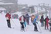 40787_Skischule im Schneetreiben, Wetter Kapriolen & Wetterumschwung Foto an Bergstation & Skilift