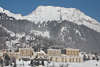 901174_Sankt Moritz Fernsehturm Foto auf Berg ber Kulmhotel Alpenstadt Huser in Schneeverwehungen